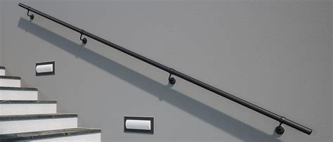 Main courante métallique pour escalier