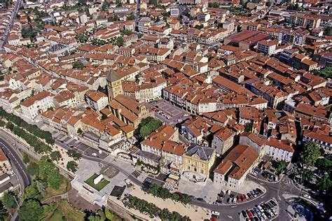 Vue aérienne de Saint-Gaudens avec le tracé du circuit historique