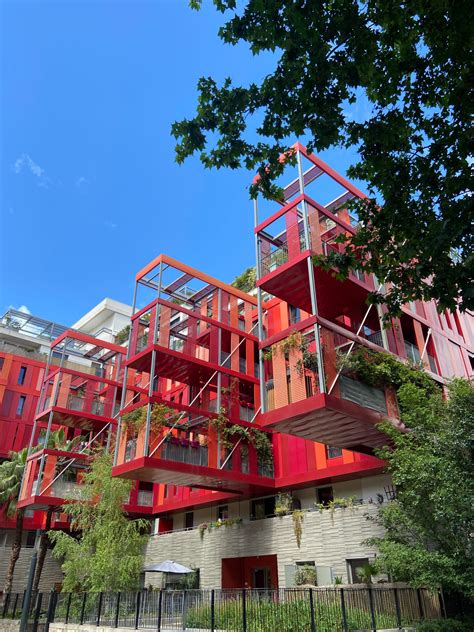 Architecture moderne du quartier Port-Marianne