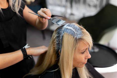 Photographie d'une coloration de cheveux aux reflets subtils