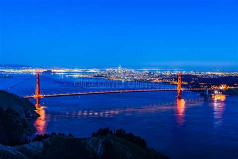 Vue panoramique de San Francisco la nuit
