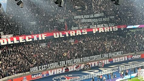Stade national d'Albanie avec des supporters