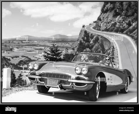 Henri Greder dans une Corvette des années 1960