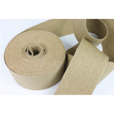 Sangles en jute tendues sur la structure d'un siège
