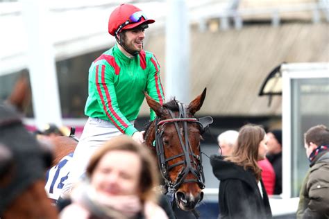Jockey célébrant une victoire