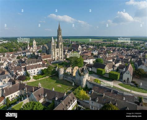 Vue panoramique de Senlis avec ses remparts