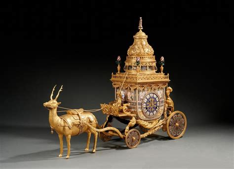 Un carrosse ancien richement décoré