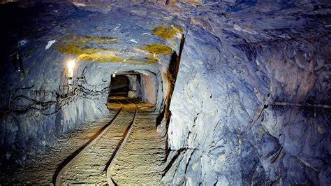 Intérieur de la Mine Bleue, ancienne mine d'ardoise