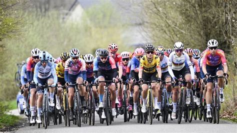 Cyclistes féminines en course