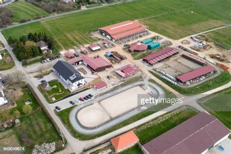 Vue aérienne du Haras des Mouettes avec ses pâtures et ses installations