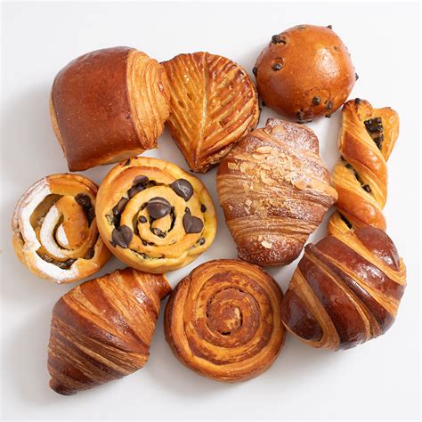 Assortiment de viennoiseries et pâtisseries fines