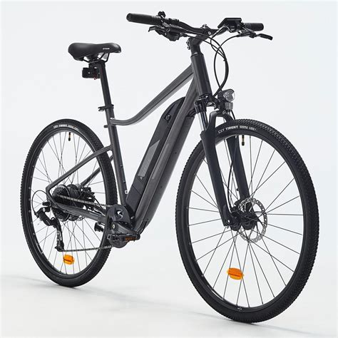 Un vélo Gitane transformé en VAE, avec un design soigné et des composants électriques discrets