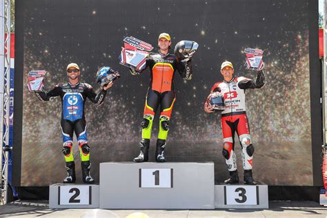 Podium de course d'autocross