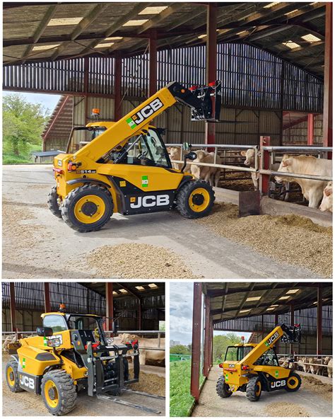 Télescopique JCB 536 en action dans une exploitation agricole