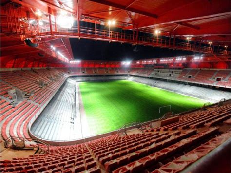 Stade du Hainaut, domicile du VAFC