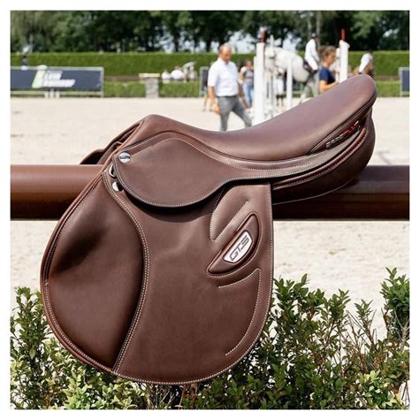 Selle de saut d'obstacles