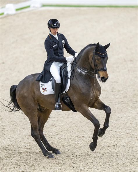 Jessica von Bredow-Werndl en compétition