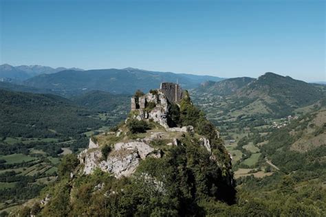 Vue panoramique du Pays d'Olmes avec les châteaux de Montségur et Roquefixade