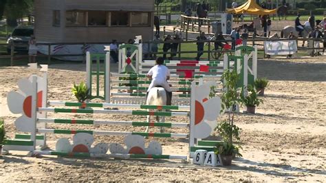 Voldemort van de Rib en action sur un parcours d'obstacles