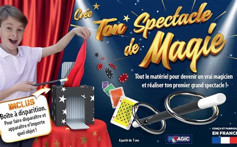 Enfant pratiquant un tour de magie avec un jeu 