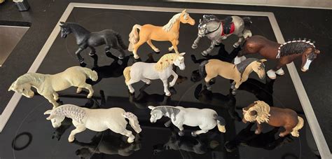 Collection de chevaux Schleich customisés dans des styles variés