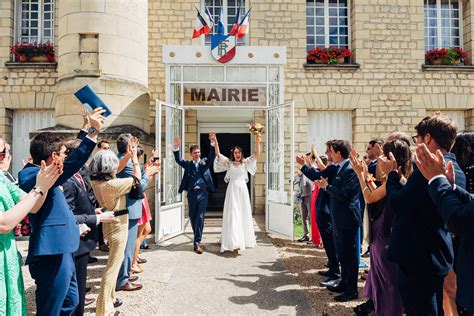 Mariage civil dans une salle des mariages