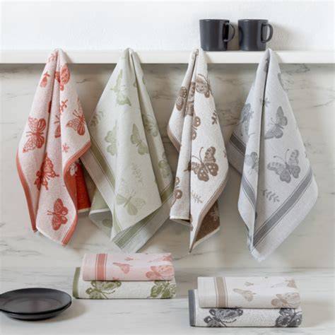 collection de torchons avec différents motifs