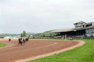 Photo historique des premières courses à l'hippodrome d'Agen en 1974