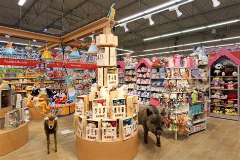 Intérieur d'un magasin de jouets coloré et animé
