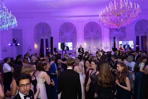 Programme d'un bal étudiant historique