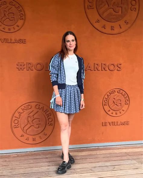 Constance Gay souriant