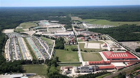 Vue aérienne du parc équestre de Lamotte-Beuvron