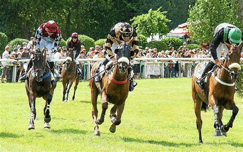 Jockeys de course s'affrontant