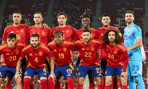 Joueurs de l'équipe d'Espagne célébrant un but