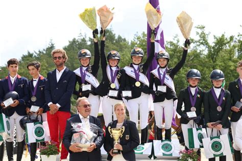 Podium des Championnats d'Europe Poneys en Concours Complet