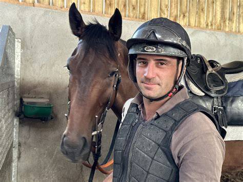 Jeune David Lumet avec un cheval