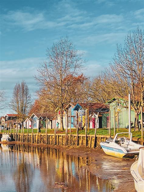 Cabanes ostréicoles traditionnelles sur le Bassin d'Arcachon