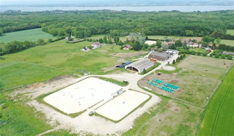 Vue aérienne du Centre Équestre du Questel