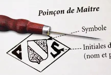 Détail d'un poinçon sur un pistolet ancien