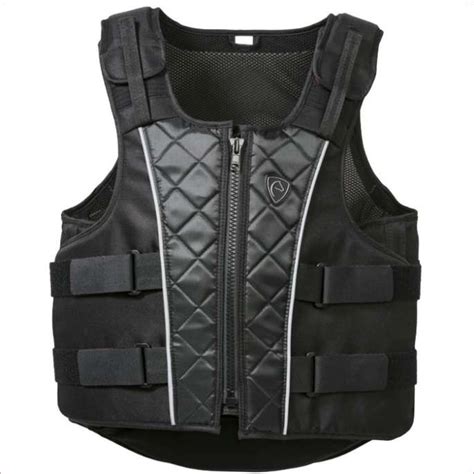 Cavalier en plein cross avec gilet de protection