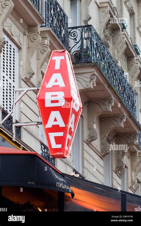 Façade d'un bar-tabac traditionnel
