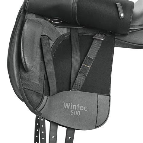 Gros plan sur une selle de dressage Wintec