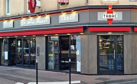 Commerce de proximité avec une enseigne Bar-Tabac