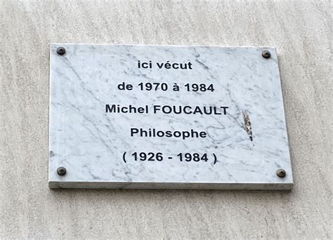 Plaque commémorative de la Grande Course de Haies d'Auteuil