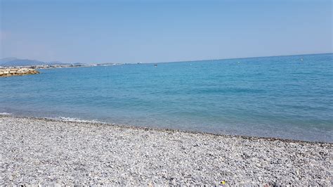 Plage de l'Hippodrome Cagnes-sur-Mer avec ses galets