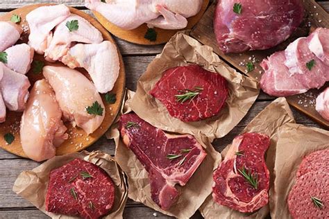 Photographie de différents types de morceaux de viande chevaline prêts à être cuisinés