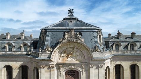 Détail de la façade occidentale des Grandes Écuries