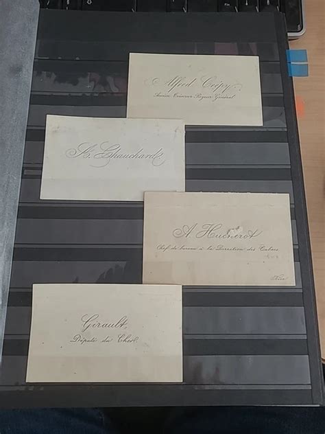 Collection de cartes de visite anciennes aux designs variés