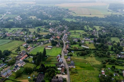 Paysage rural du Brabant Wallon avec des champs et des forêts