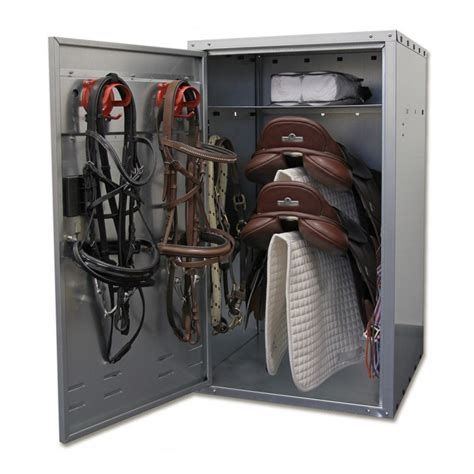 Armoire de sellerie rangée
